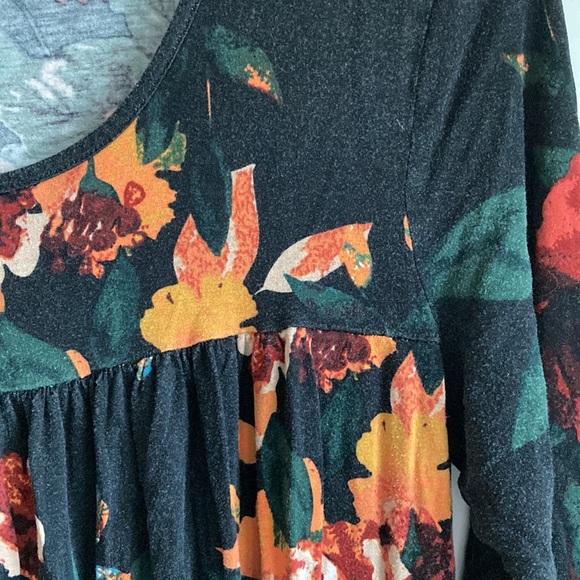 Women's Black Floral Long Sleeve Top - Picture 3 of 4